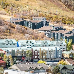 Sweetwater Lift Lodge
